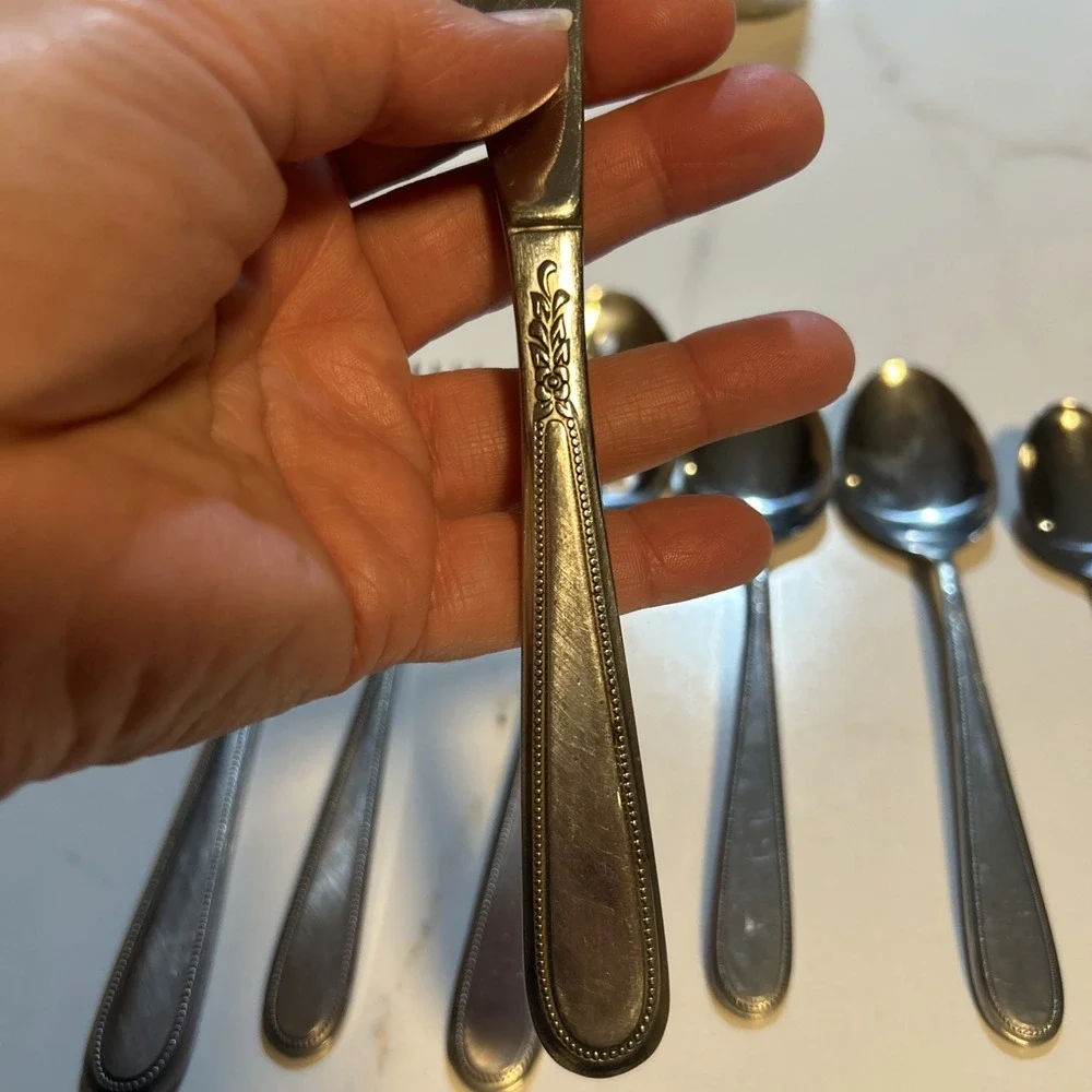 Rogers BEADED ELEGANCE Stainless Flatware Burnished Handles eight‎ Piece